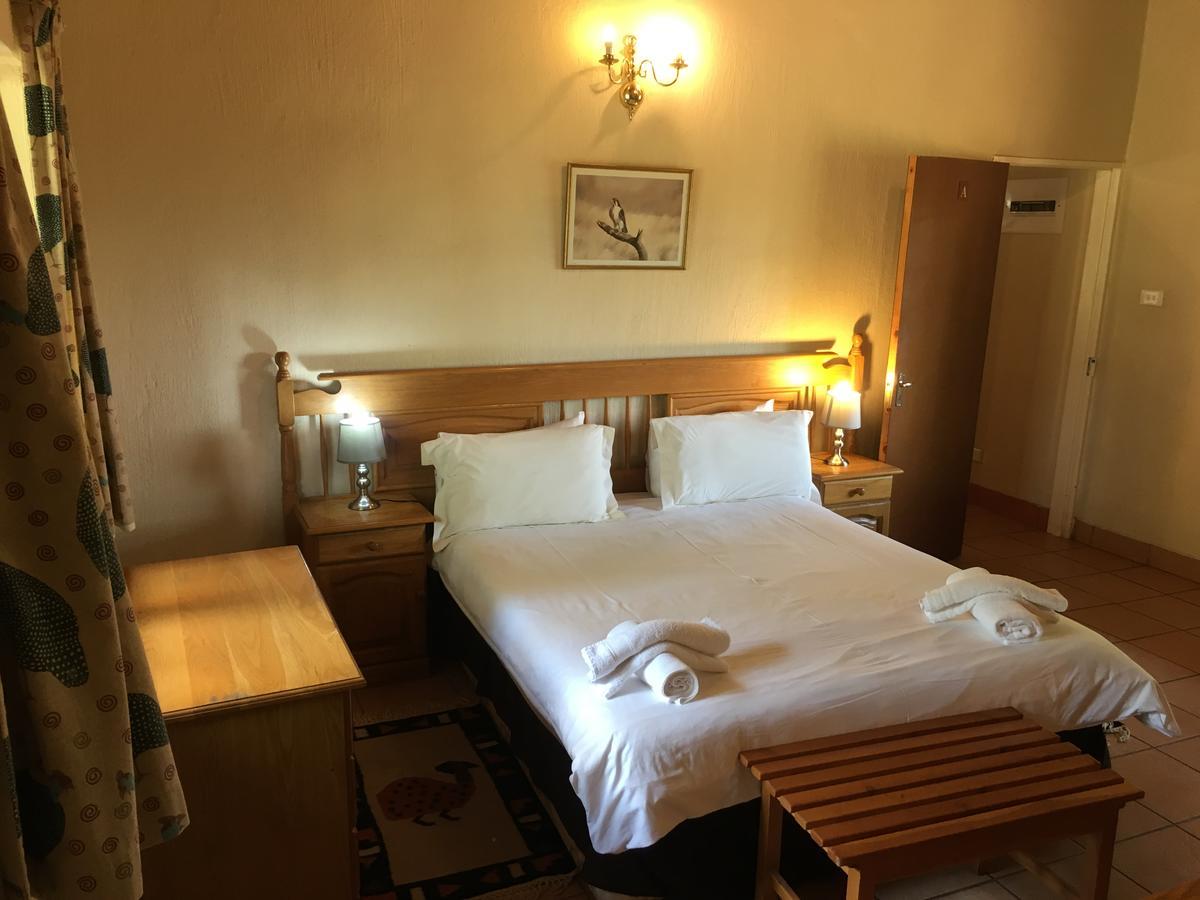 Dragon Peaks Mountain Resort Champagne Valley エクステリア 写真