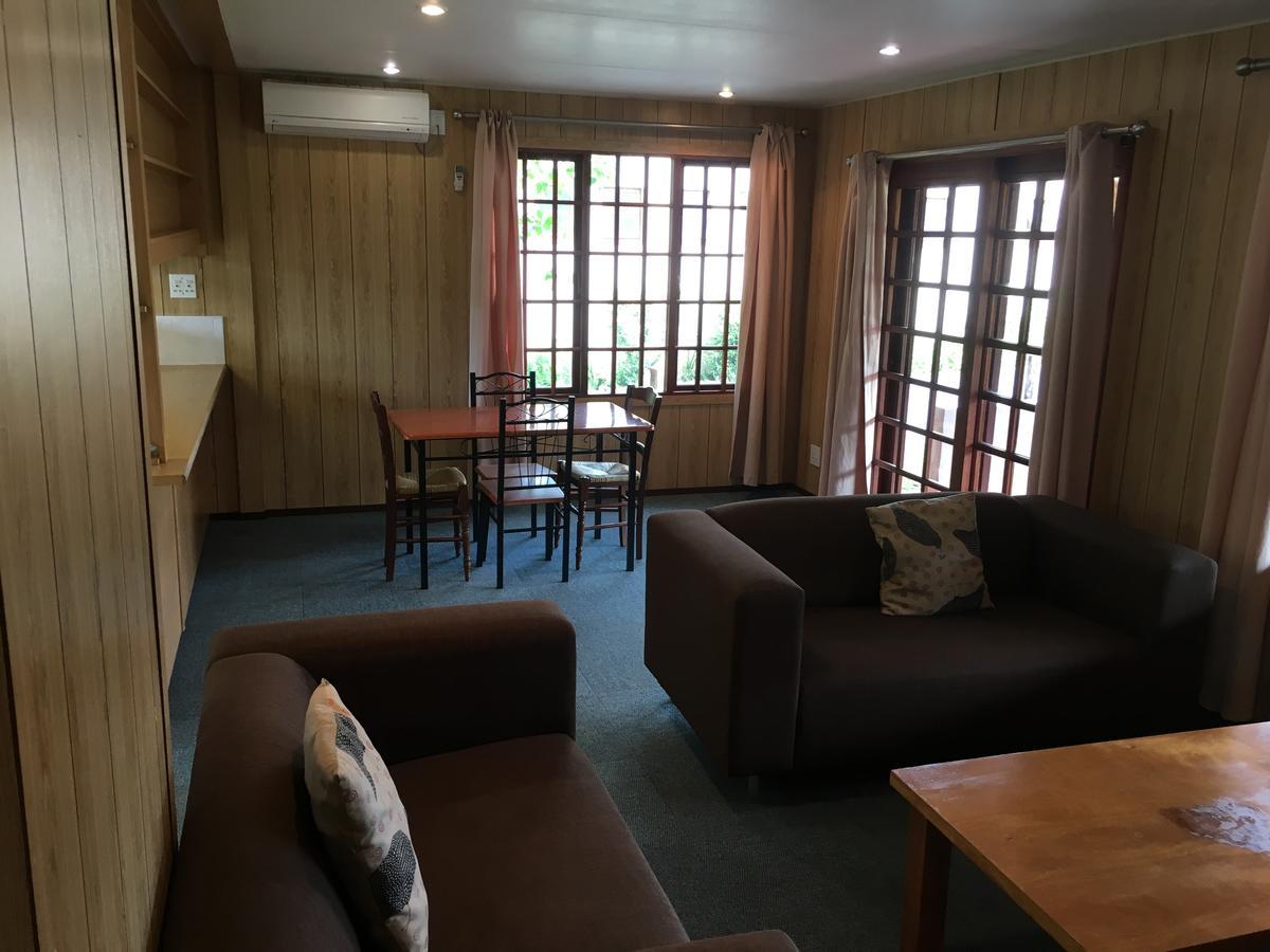 Dragon Peaks Mountain Resort Champagne Valley エクステリア 写真